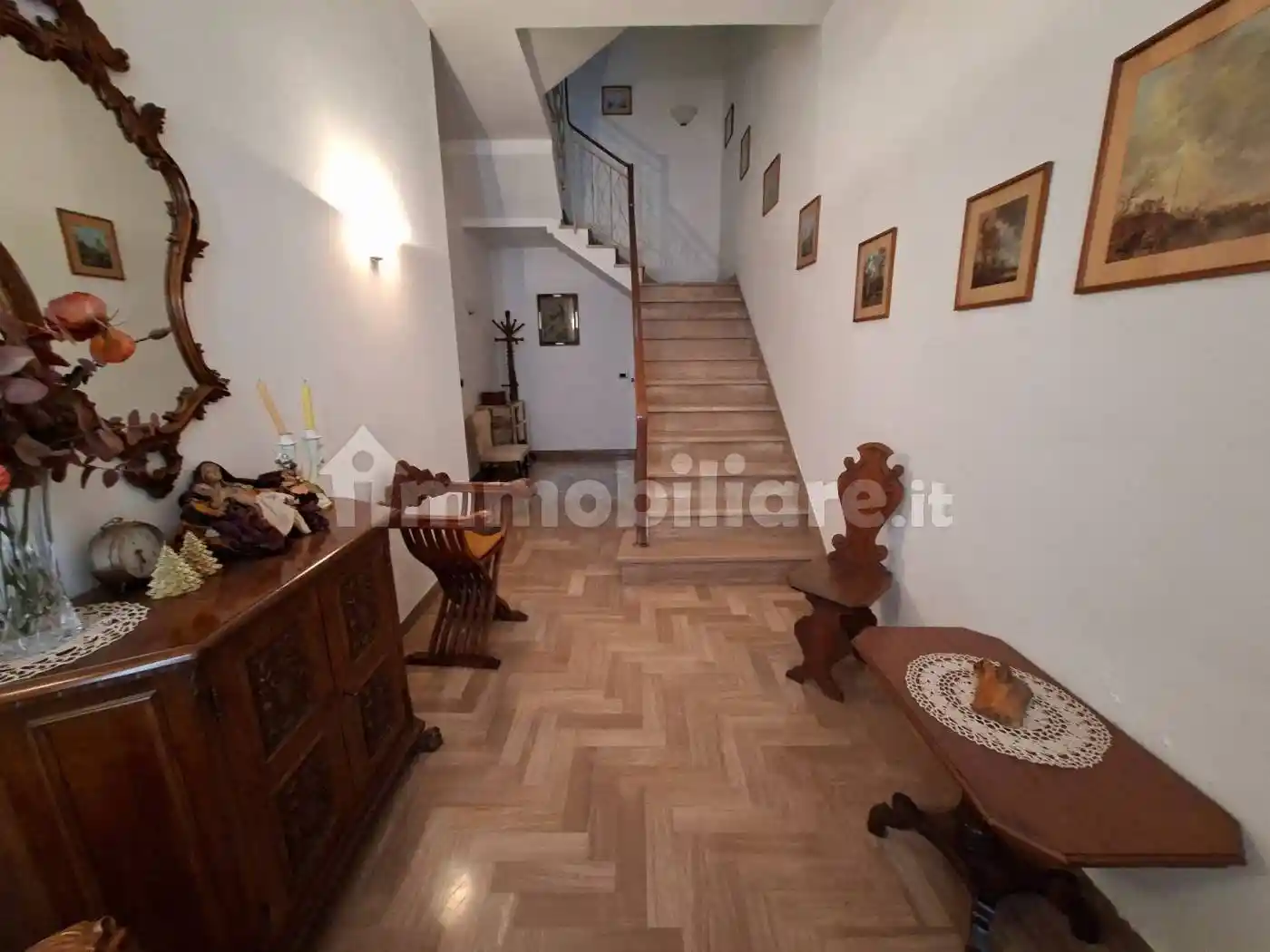 Casa indipendente in vendita a Prato