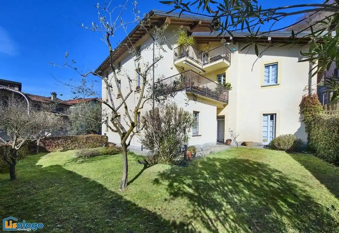 Appartamento in vendita a Abbadia Lariana