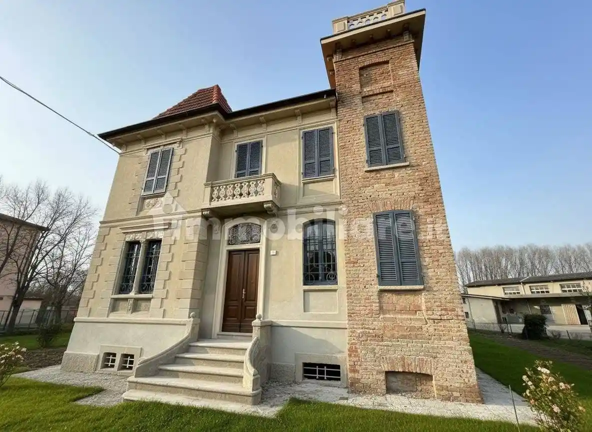 Villa in vendita a Caorso