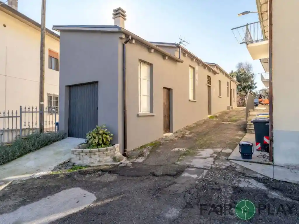 Casa indipendente in vendita a Forlì