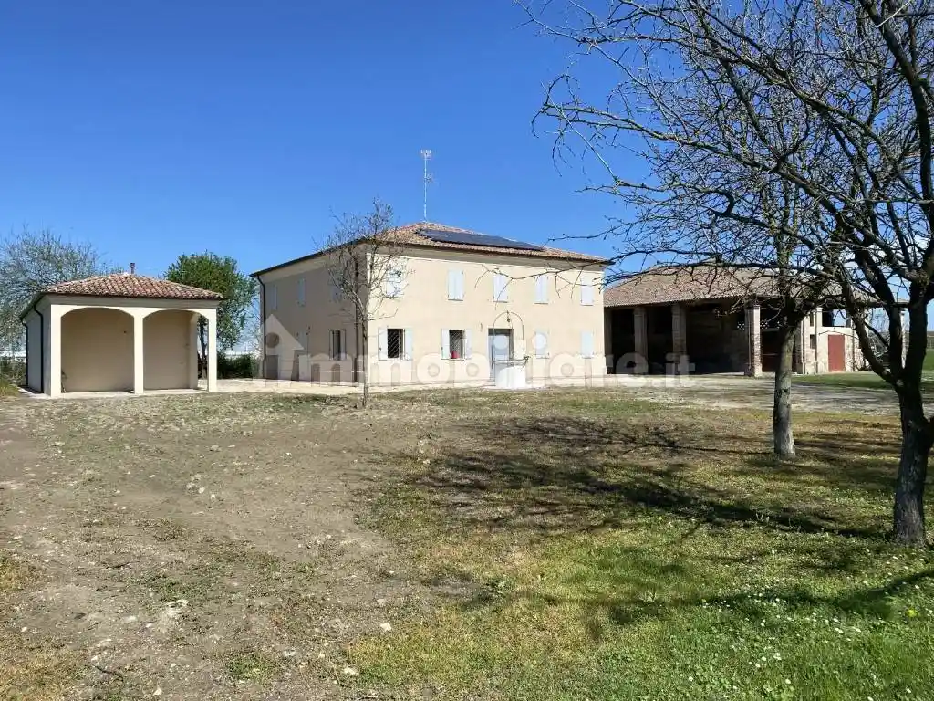 Rustico - Casale in vendita a Finale Emilia