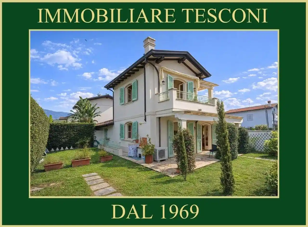 Villetta a schiera in vendita a Montignoso