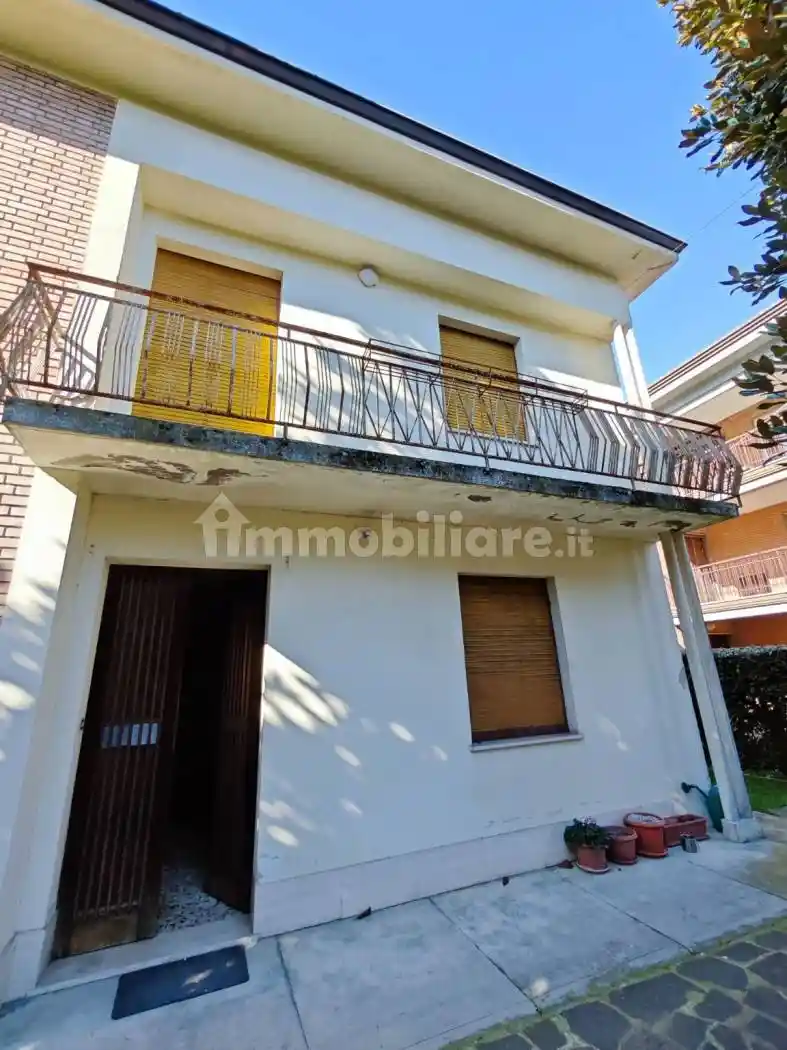 Villa in vendita a Carpi