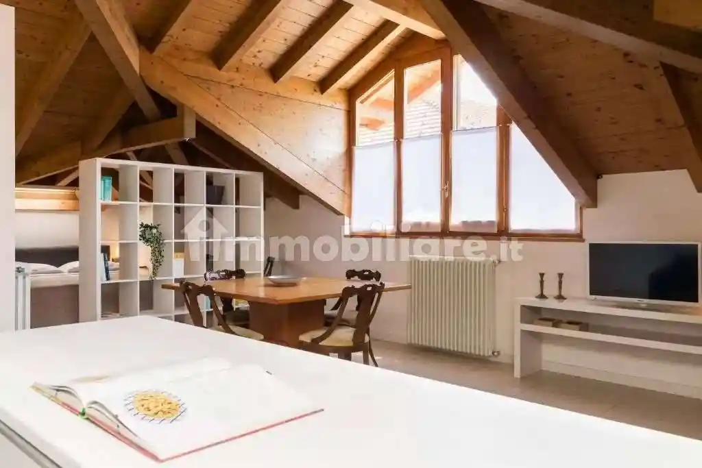 Attico - Mansarda in affitto a Como