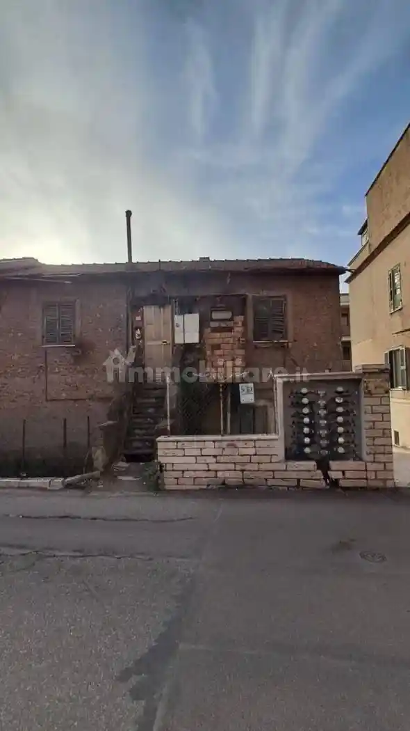 Casa indipendente in vendita a Guidonia Montecelio