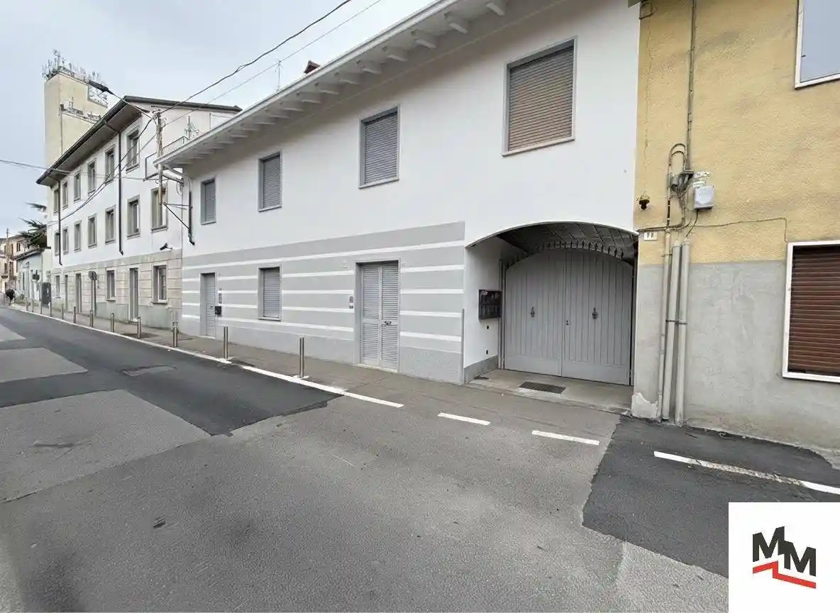 Appartamento in vendita a Carate Brianza