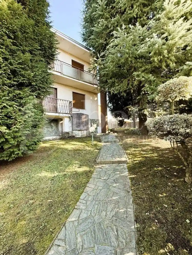 Villa in vendita a Turate