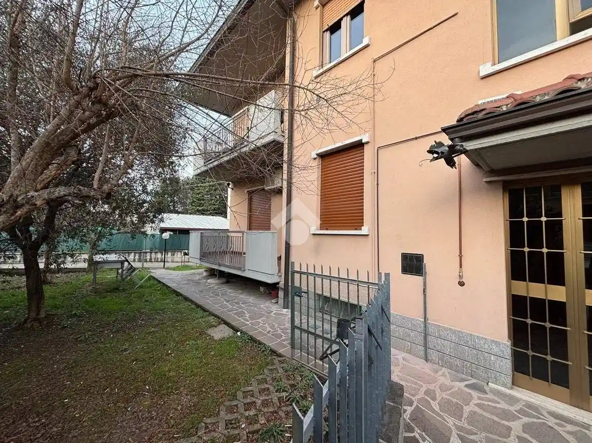 Appartamento in vendita a Treviolo