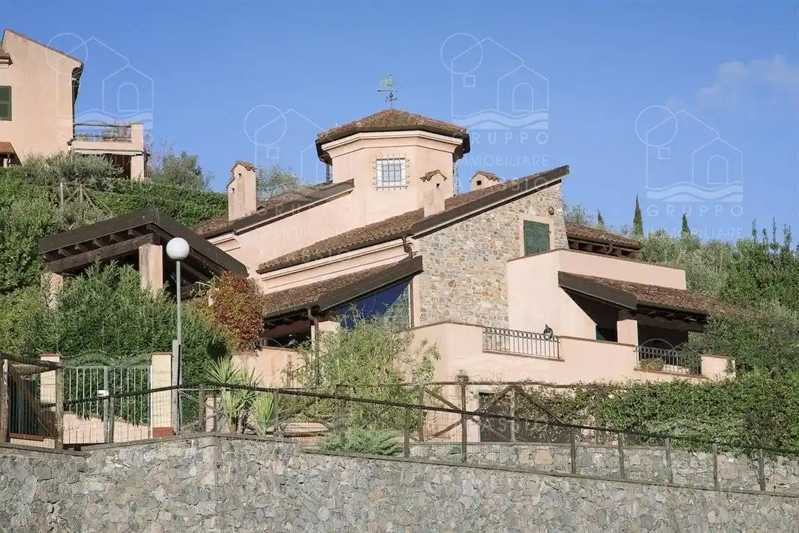 Villa in affitto a Garlenda