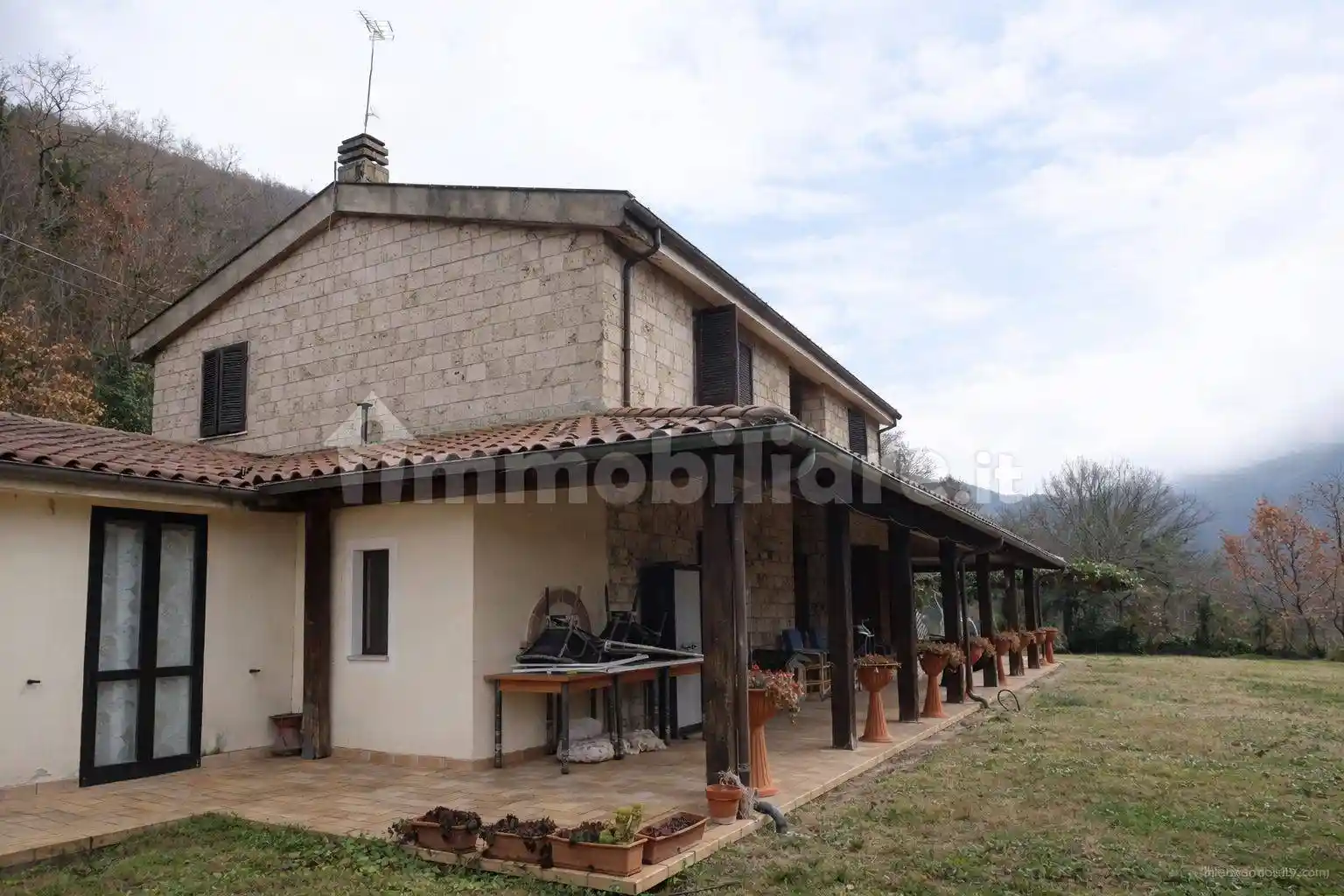 Villa in vendita a Labro