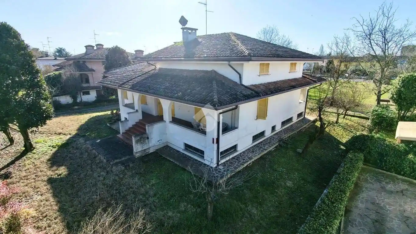 Villa in vendita a Reggiolo