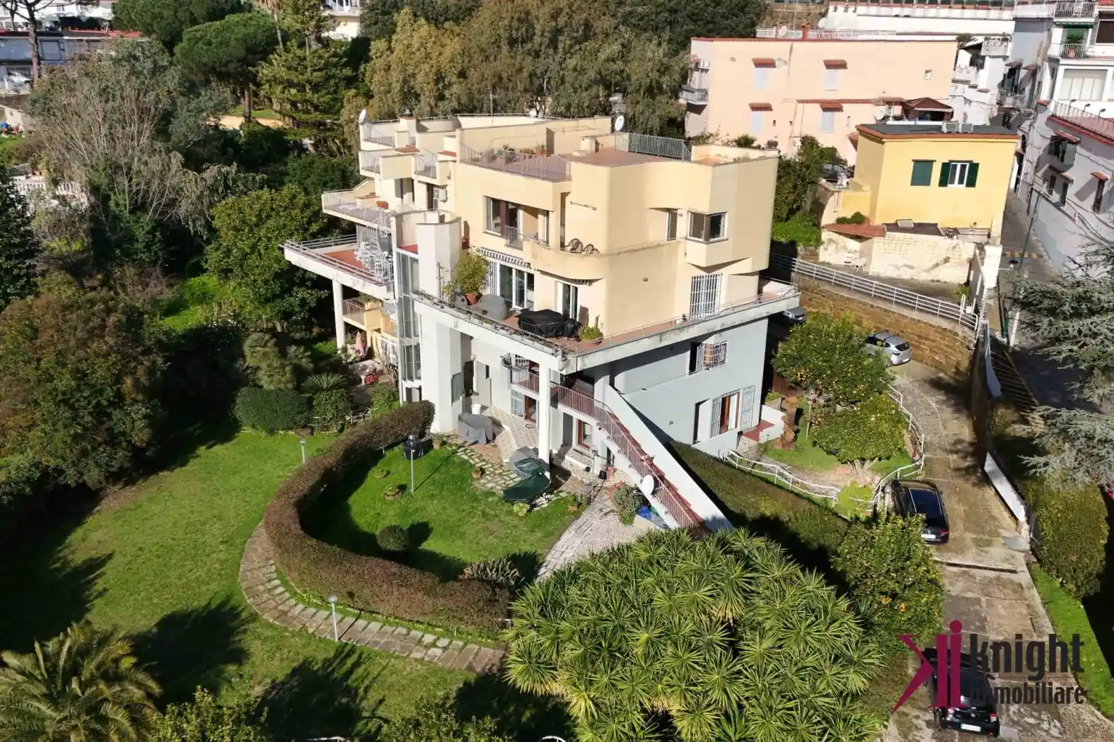 Appartamento in vendita a Napoli