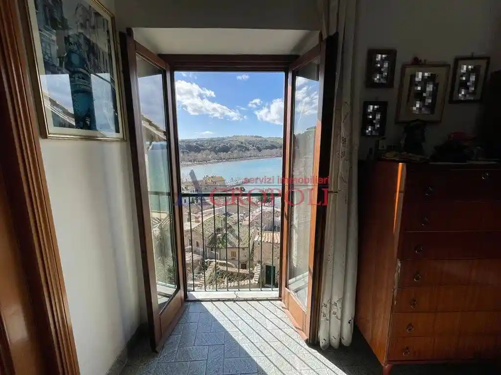 Appartamento in vendita a Anguillara Sabazia