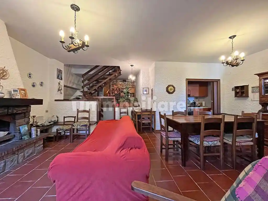 Casa indipendente in vendita a Barisciano