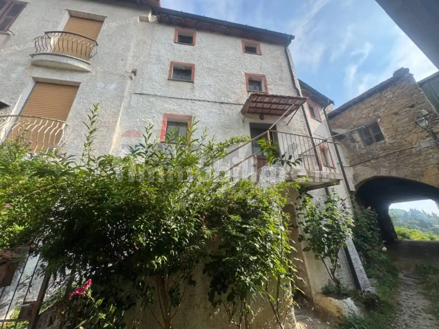 Casa indipendente in vendita a Pallare