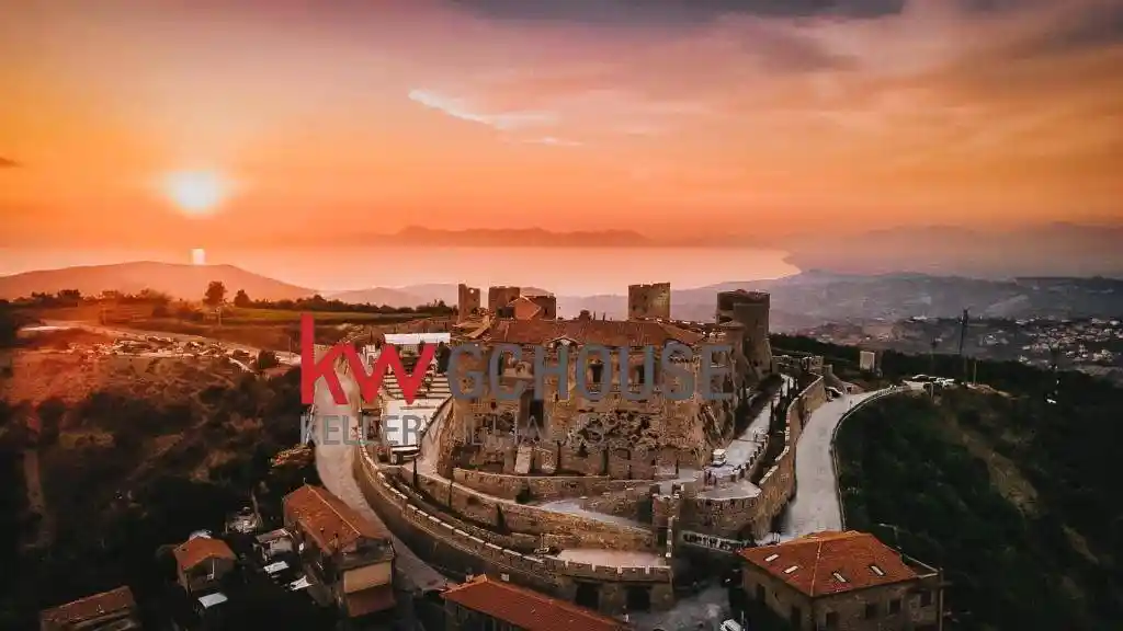 Rustico - Casale in vendita a Lustra