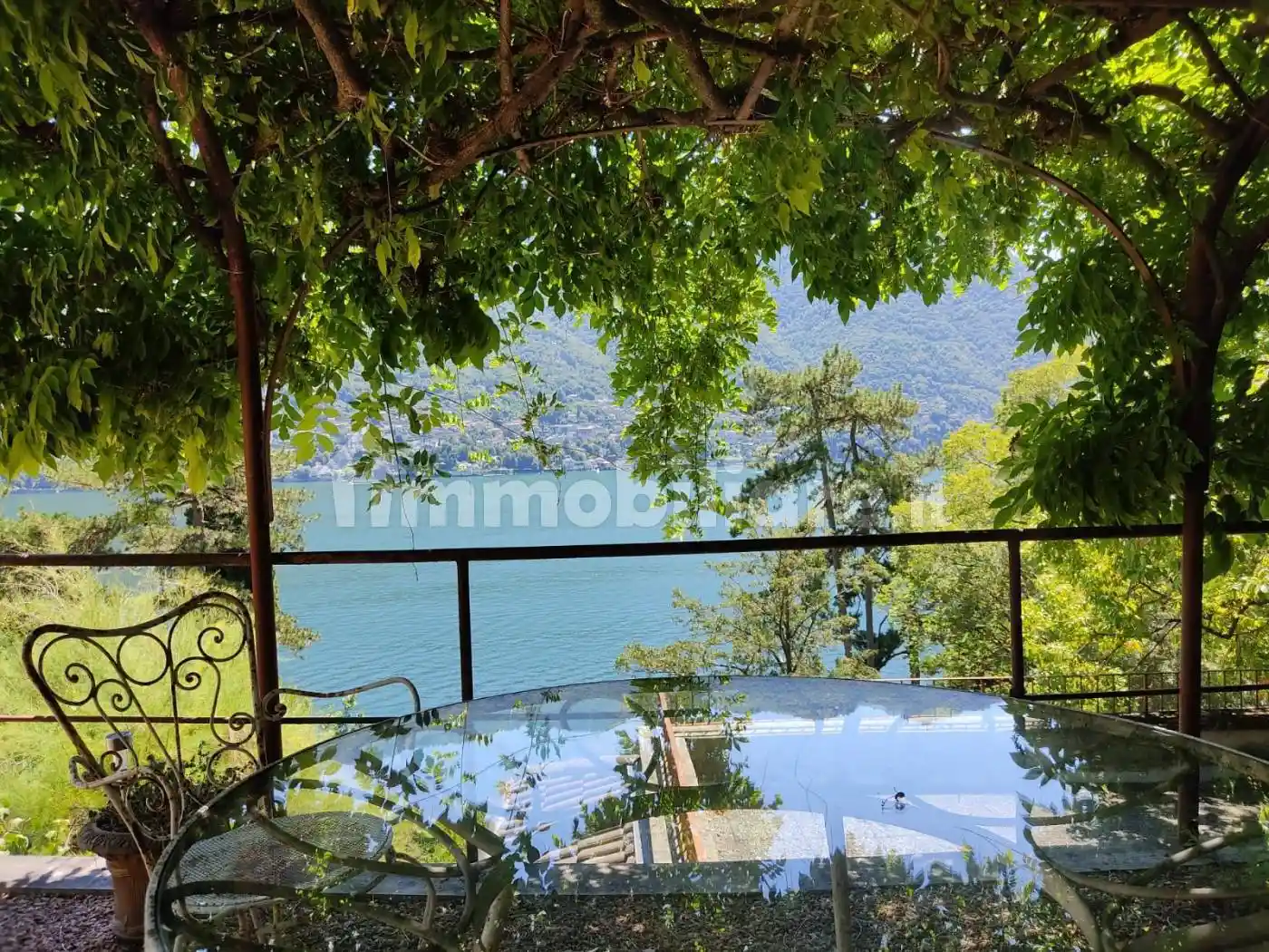 Villa in vendita a Carate Urio