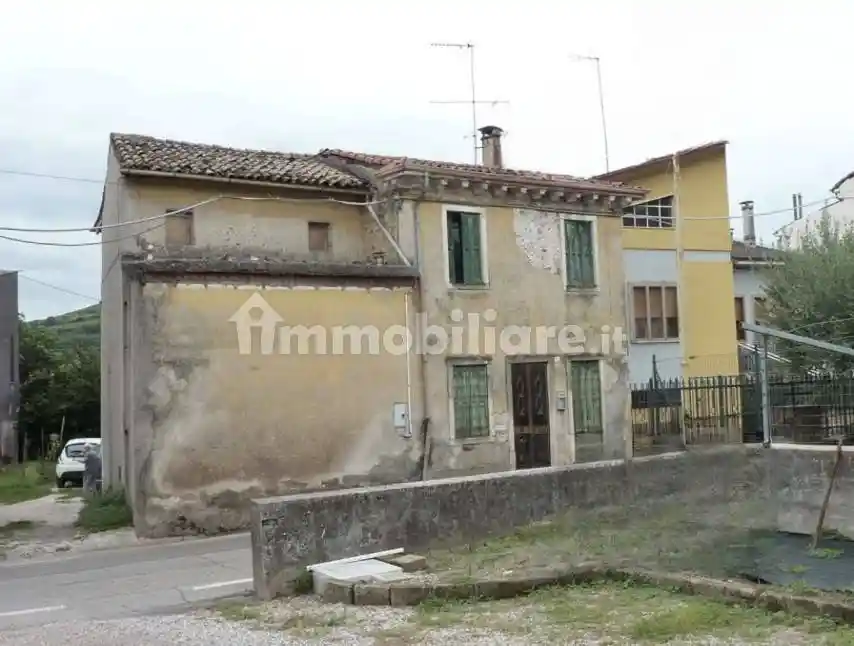 Casa indipendente in vendita a Monteforte d'Alpone