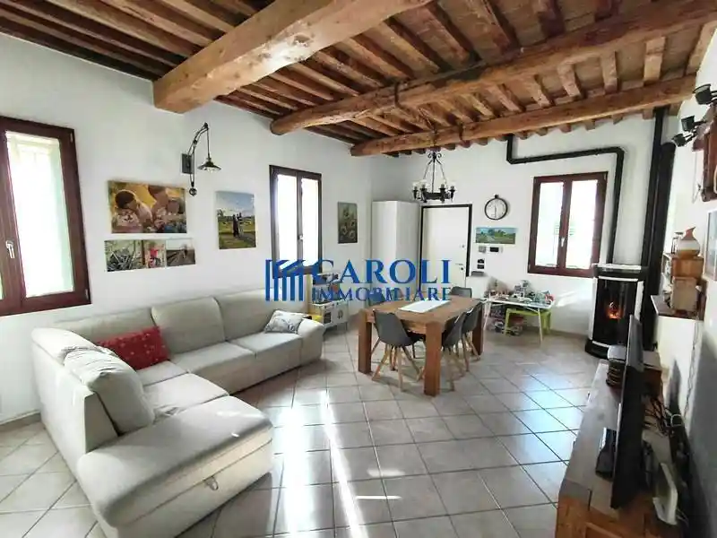 Casa indipendente in vendita a Imola