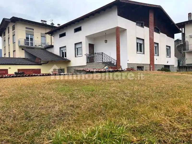 Villa in vendita a Peia