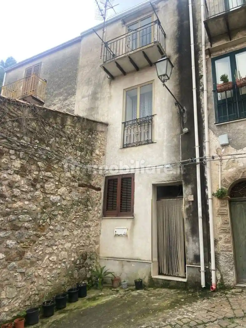 Casa indipendente in vendita a Gratteri