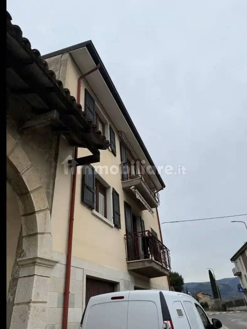 Appartamento in vendita a Caprino Veronese