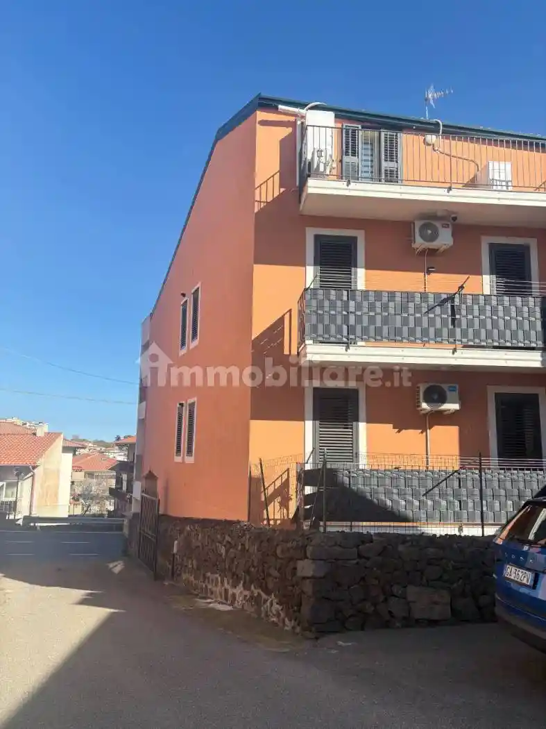 Appartamento in vendita a Aci Castello