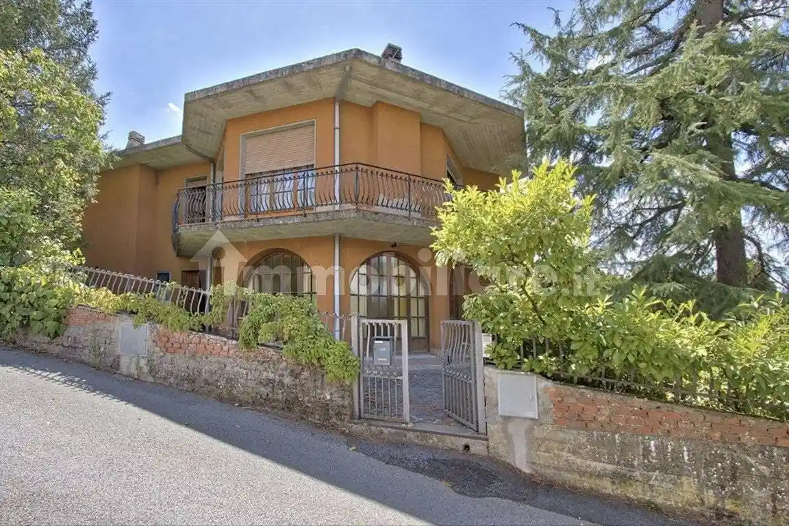 Villa in vendita a Bucine