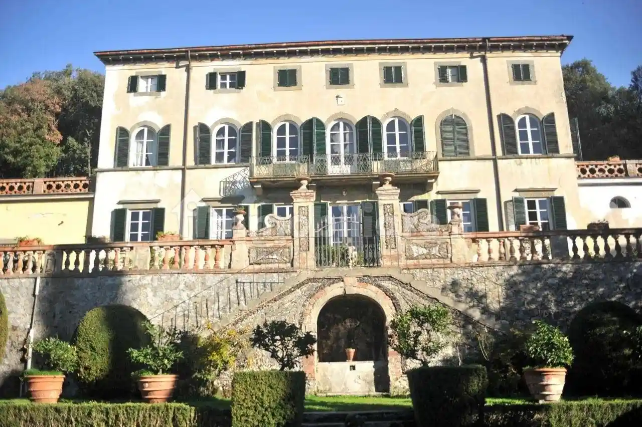Villa in vendita a Lucca