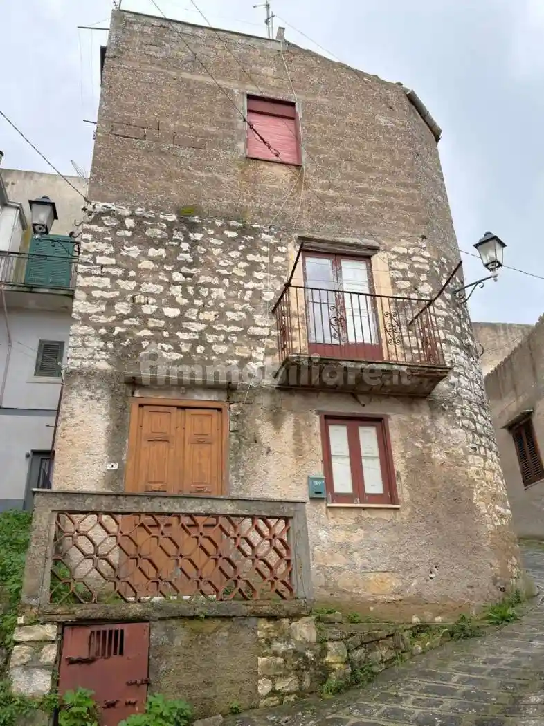 Casa indipendente in vendita a Giuliana