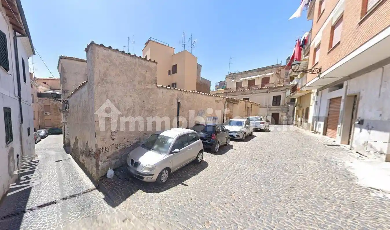 Palazzo - Edificio in vendita a Velletri