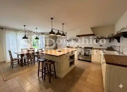 Casa indipendente in vendita a Cascina