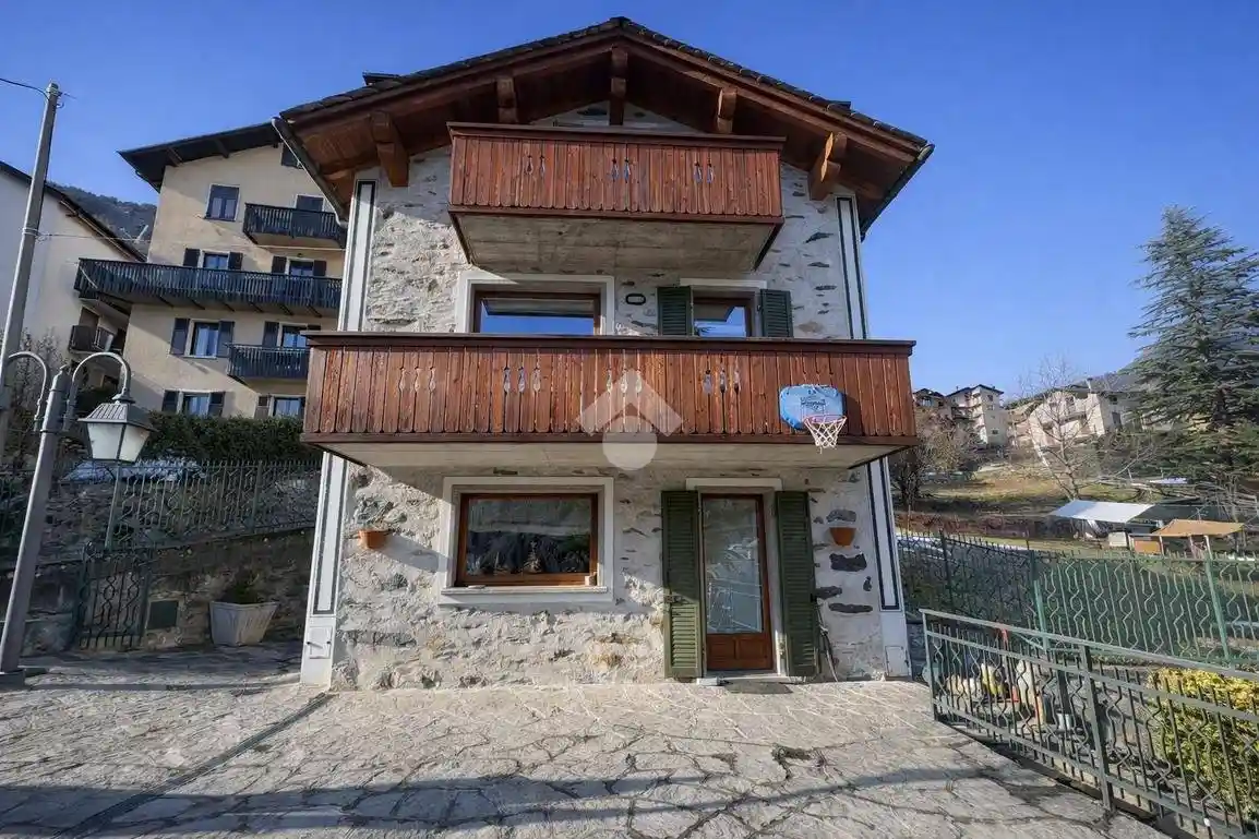Casa indipendente in vendita a Chiesa in Valmalenco