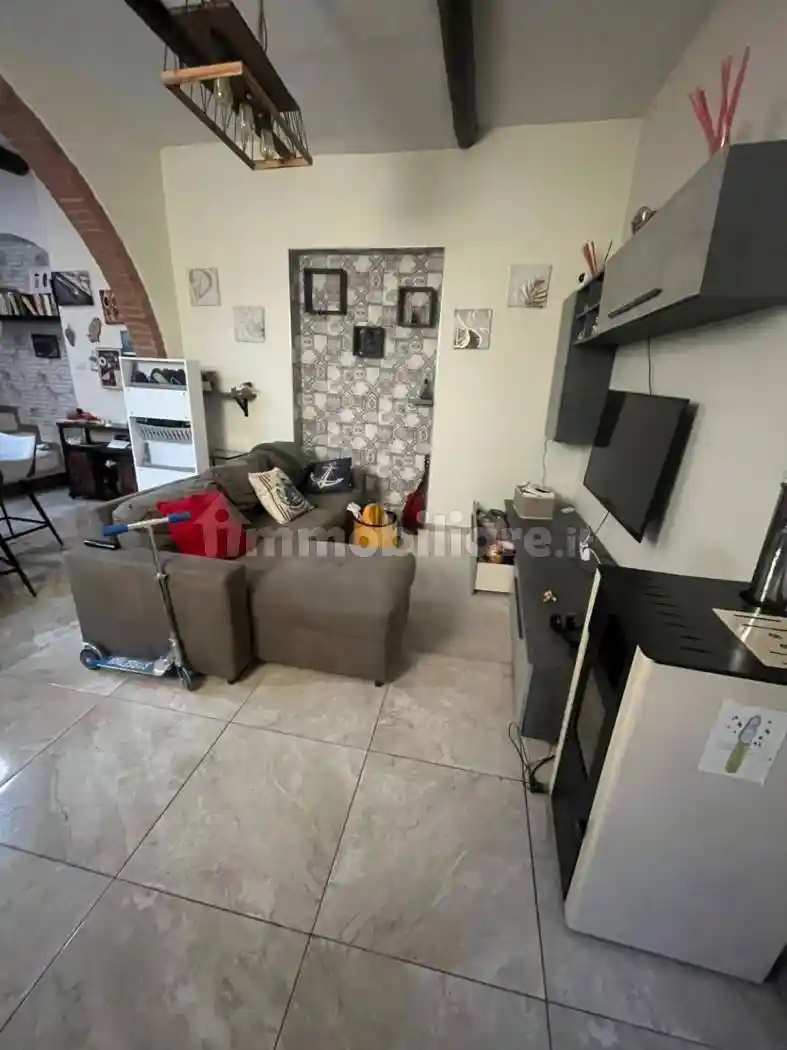 Casa indipendente in affitto a Carrara