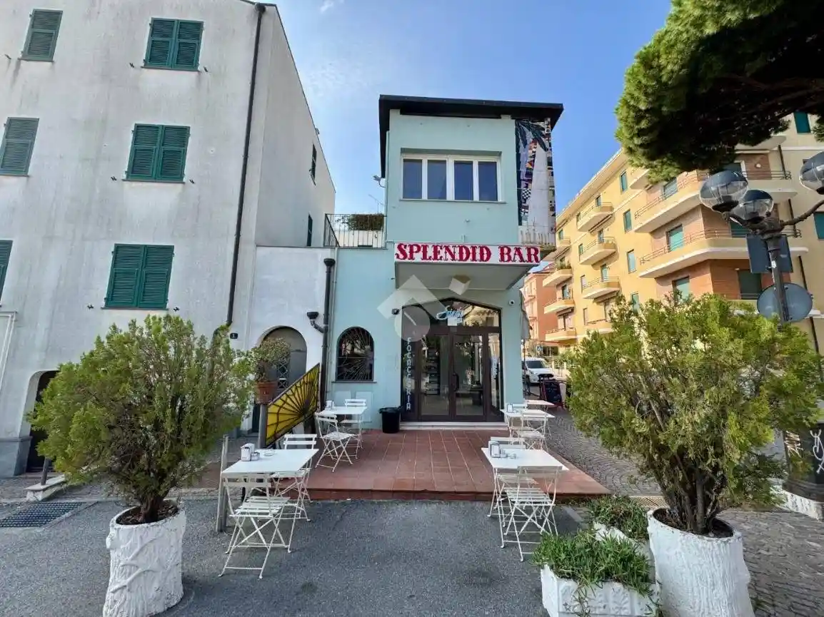 Palazzo - Edificio in vendita a Spotorno