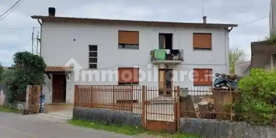 Appartamento in vendita a Paese