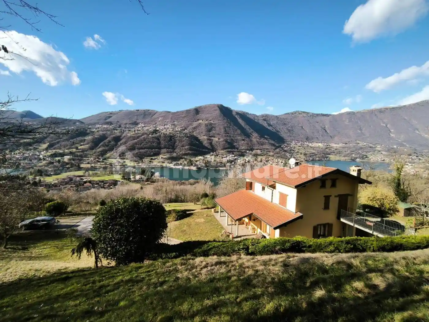 Villa in vendita a Monasterolo del Castello