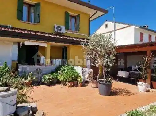 Villetta a schiera in vendita a Paese