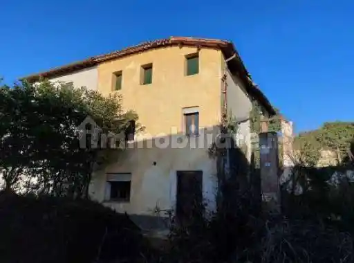Casa indipendente in vendita a Loria