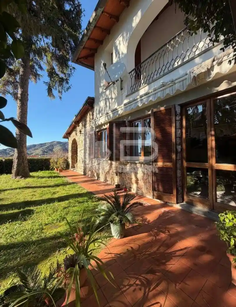 Villa in vendita a Massa
