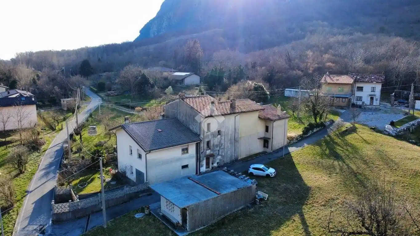 Rustico - Casale in vendita a Venzone