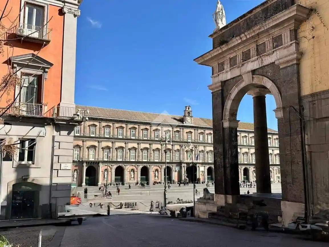 Appartamento in vendita a Napoli