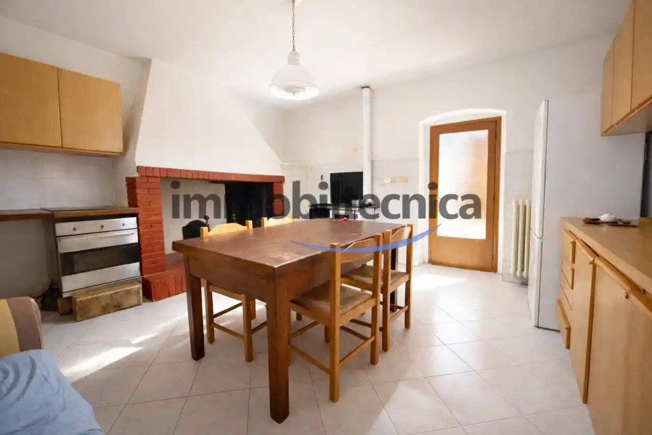 Casa indipendente in vendita a Arezzo