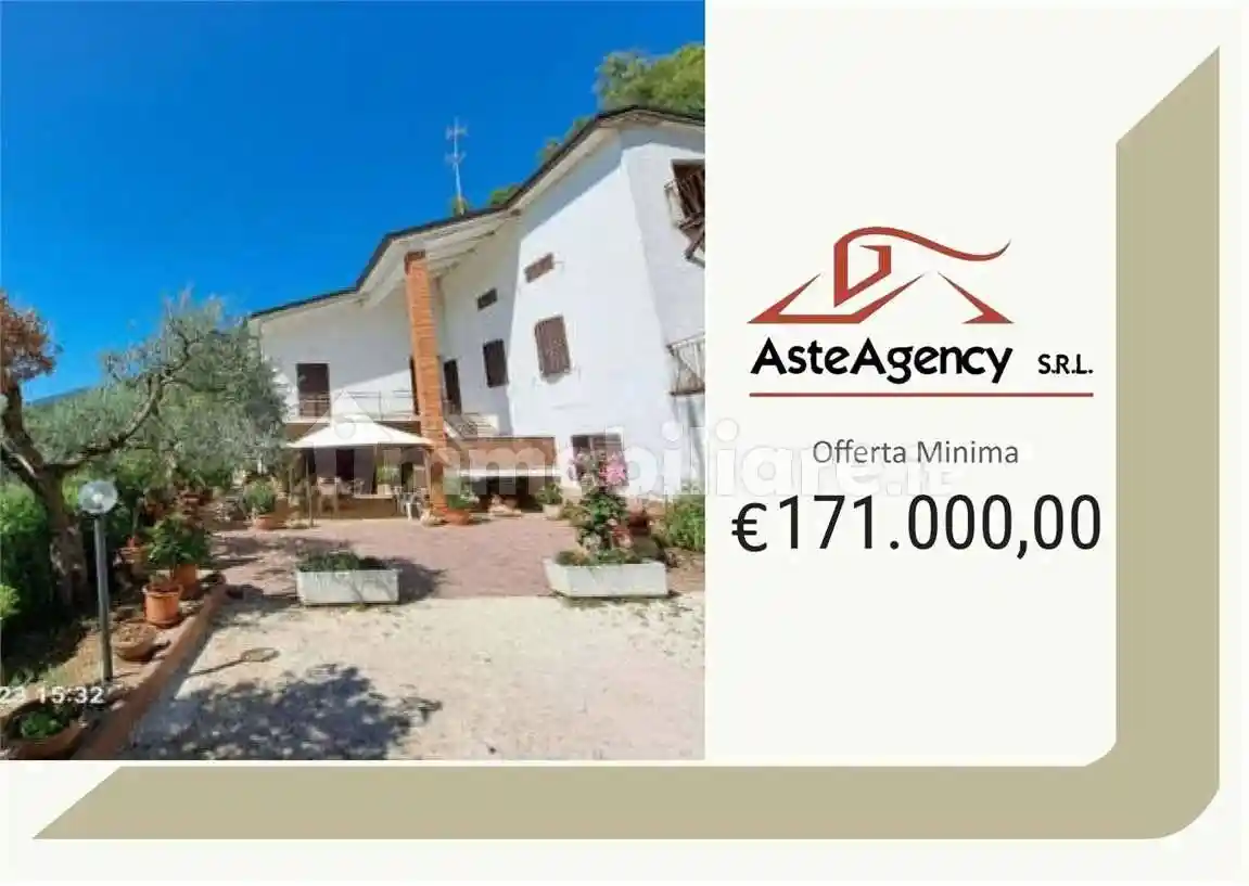 Casa indipendente in vendita a Spello