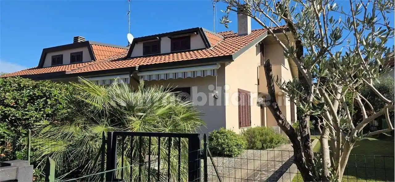 Villa in vendita a Cernusco sul Naviglio
