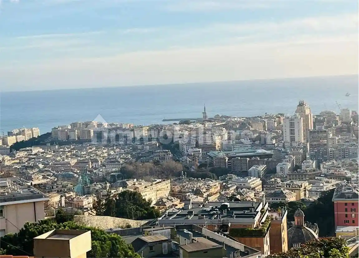 Appartamento in vendita a Genova