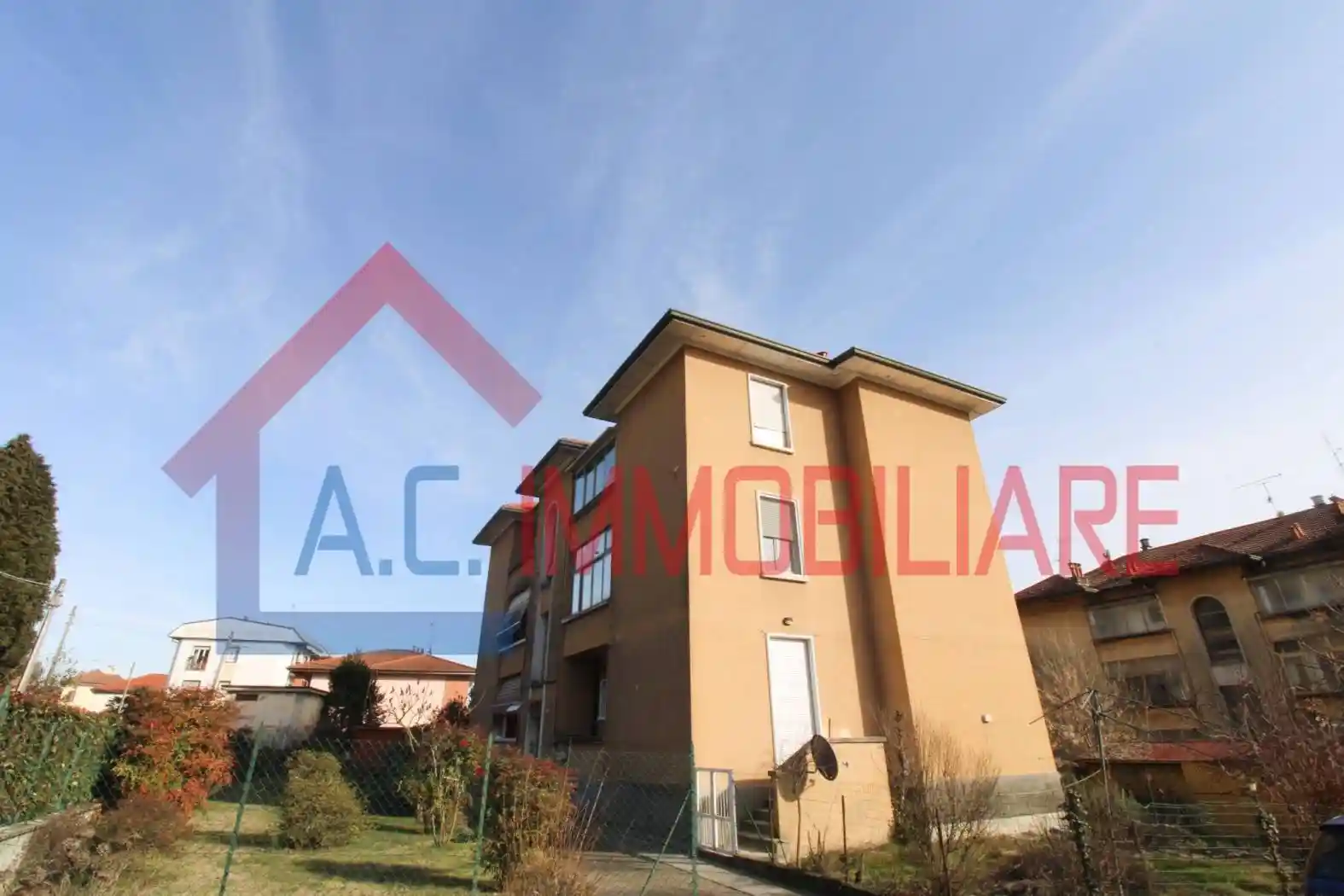 Appartamento in vendita a Sesto Calende