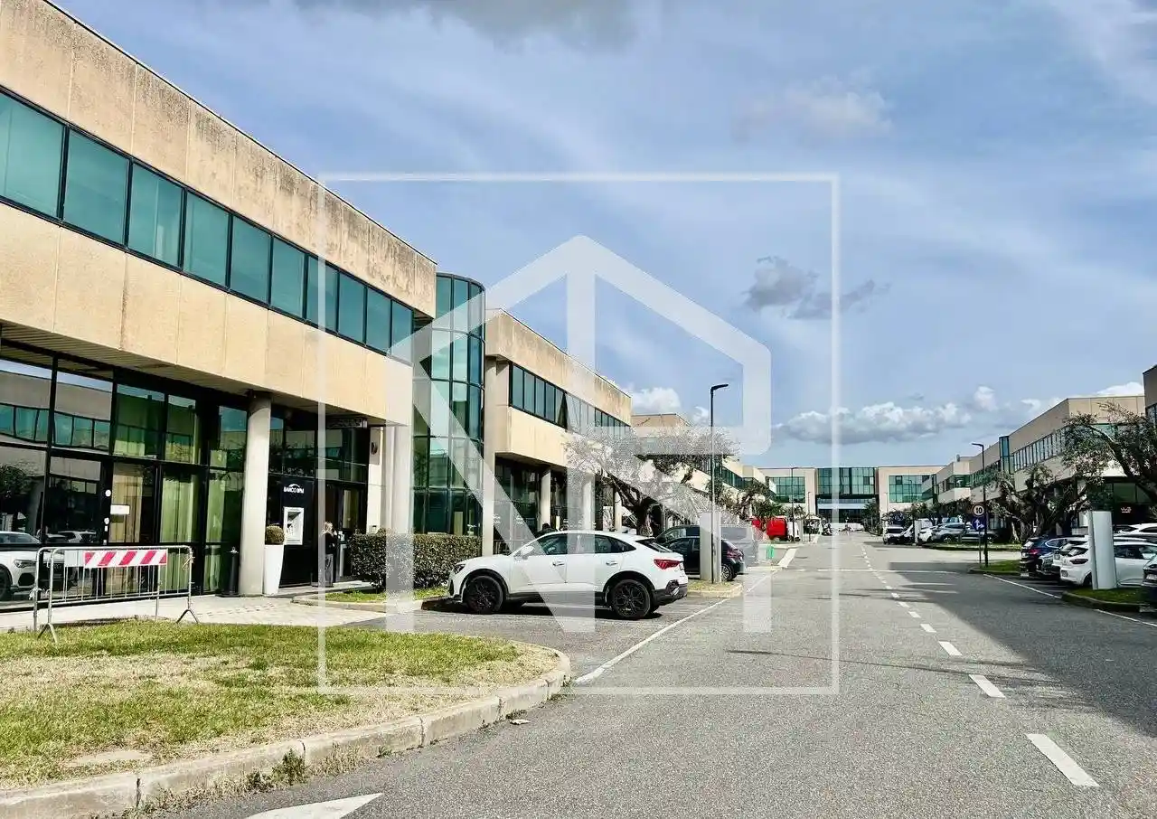 Palazzo - Edificio in vendita a Roma