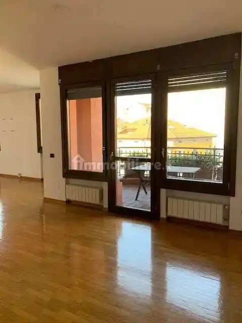 Appartamento in affitto a Varese