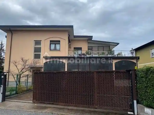 Villa in vendita a Cassina Rizzardi